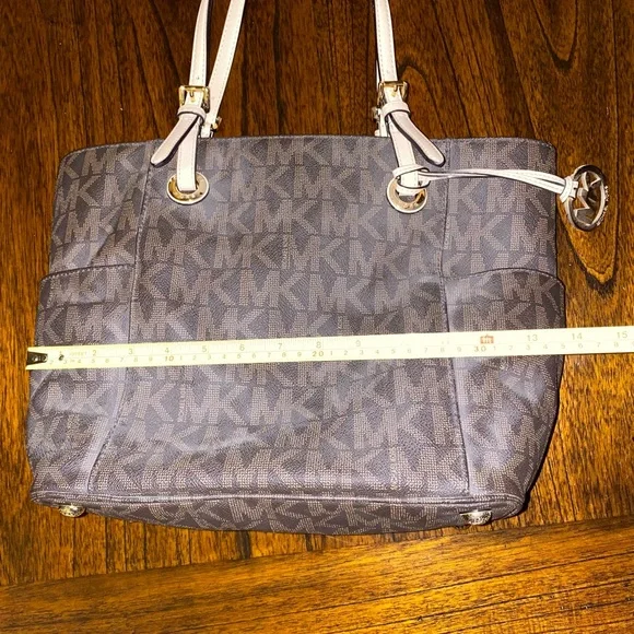 💚EUC Micheal Kors MK Logo Tote Purse - Picture 8 of 12